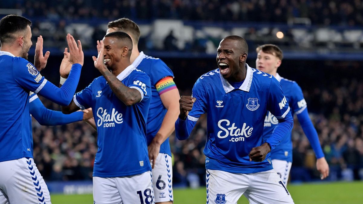 thong-tin-tong-quan-ve-doi-bong-everton