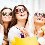 Mơ Thấy Đi Mua Sắm Đánh Con Gì? Giải Mã Giấc Mơ Chi Tiết